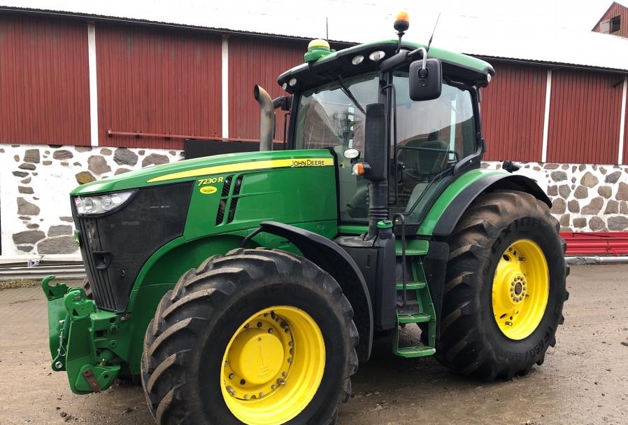 2012 John Deere 7230R